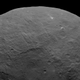 Imagen para el artículo titulado Las fotos más cercanas de Ceres muestran decenas de puntos brillantes